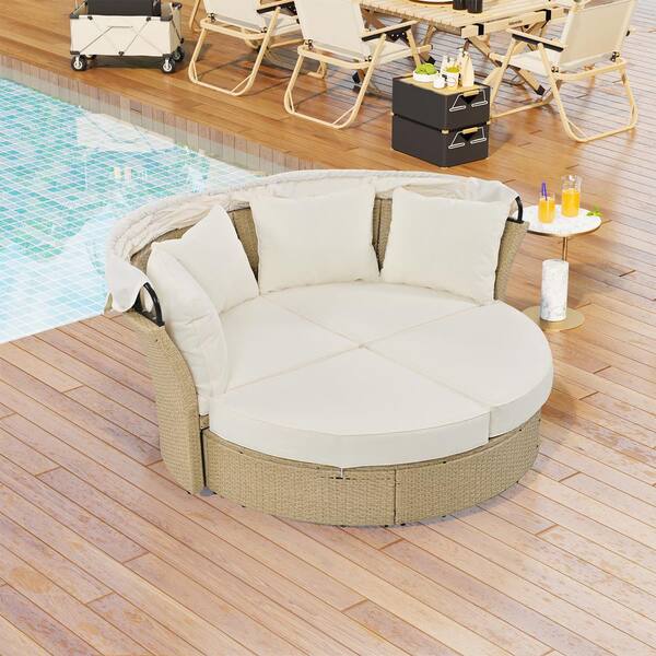 High-End Outdoor Lounges & Daybeds