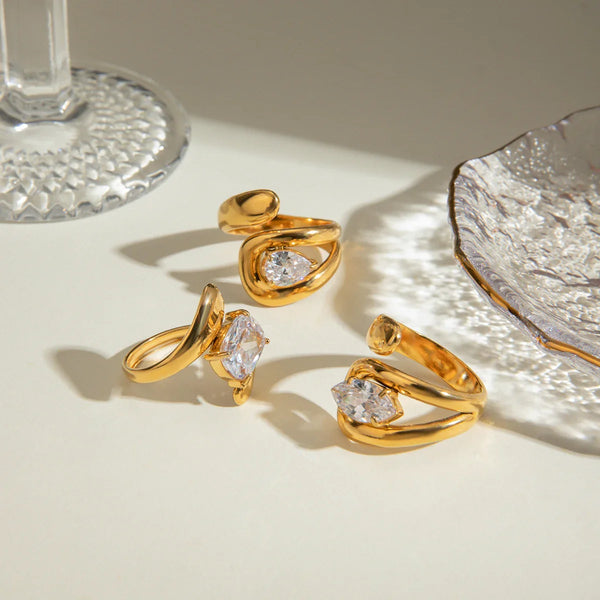 Bague ouverte en forme de goutte d'eau en acier inoxydable plaqué or 18 carats avec un grand zircon - Antiallergique et étanche - Bijou tendance pour femme