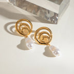 Ohrringe mit spiralförmigem Anhänger aus 18-karätigem Edelstahl, wasserdicht, mit hohler Perle – trendiger Charme und schicker Statement-Schmuck für Damen.