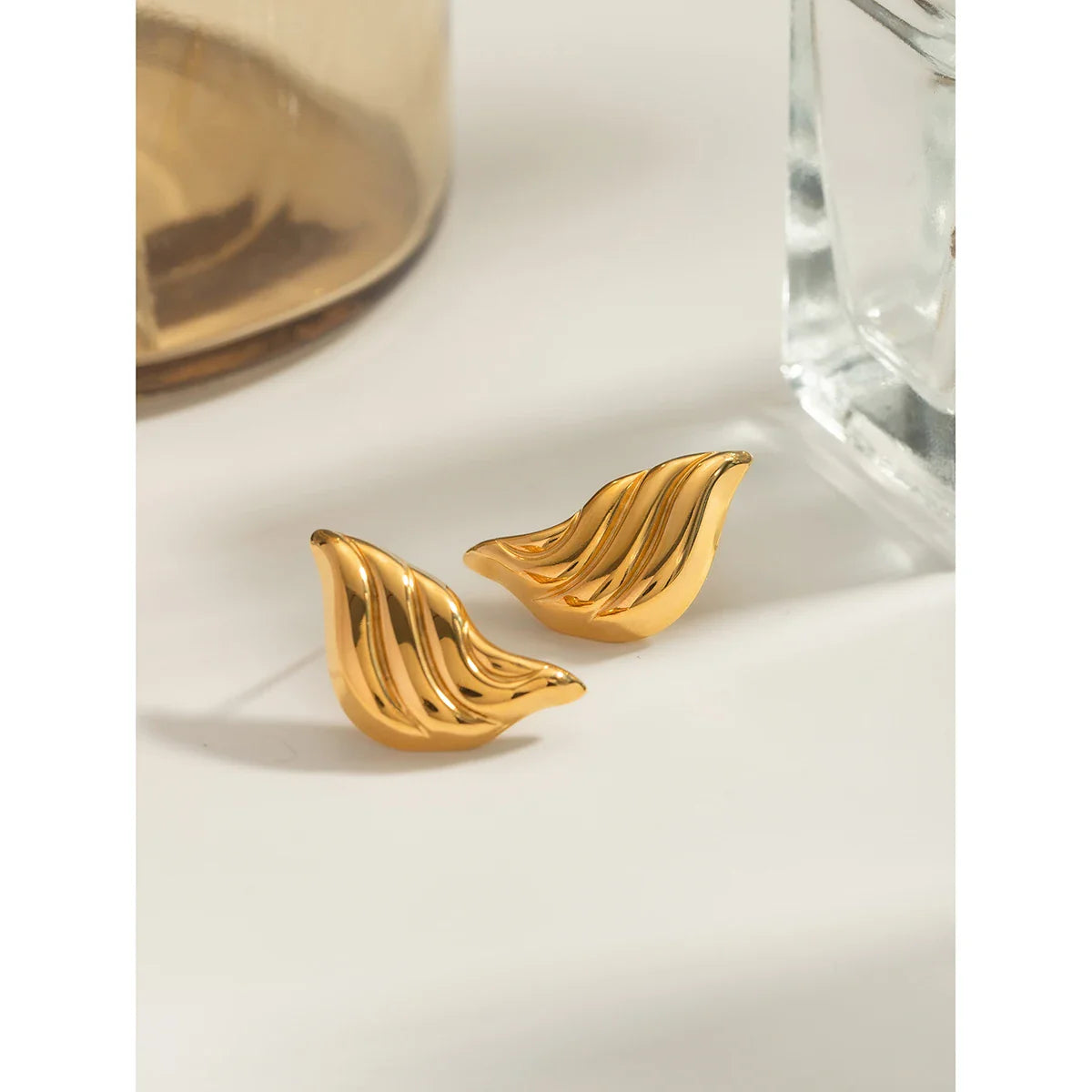 Vintage-Ohrringe mit Streifenmuster und Tropfenform aus 18-karätigem PVD-beschichtetem Edelstahl – Damenschmuck, antiallergen, stilvoll.