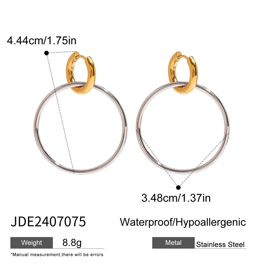 Große, silberfarbene Creolen aus Edelstahl, 18 Karat PVD-plattiertes Metall mit Golddetails, ideal für Damen und Allergiker.