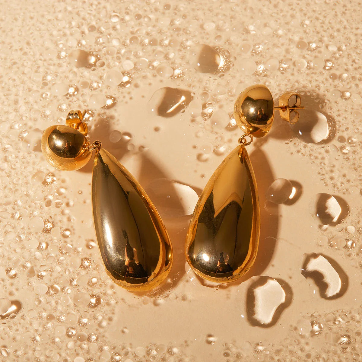 Elegante, geometrische Ohrhänger aus Edelstahl, gefertigt aus 18 Karat vergoldetem Edelstahl, mit halbkugelförmigem Wassertropfen-Anhänger, großer Ohrschmuck für Damen